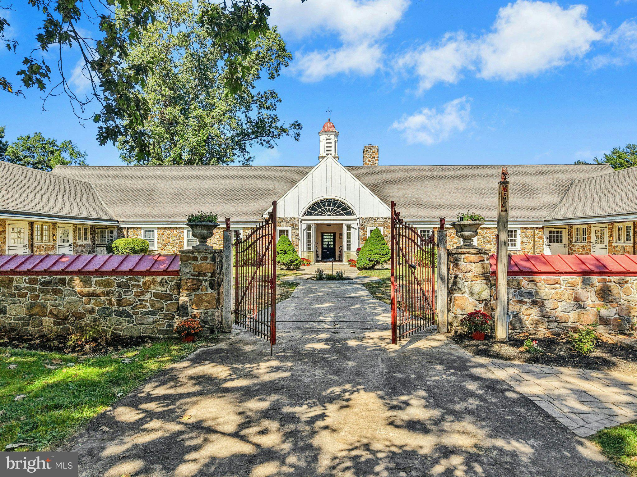 1807 APPLE TREE LANE