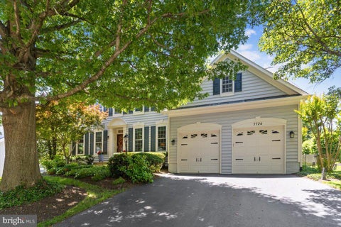 Photo of 7726 Virginia Oaks Drive, GAINESVILLE, VA 20155 (MLS # VAPW2121866)