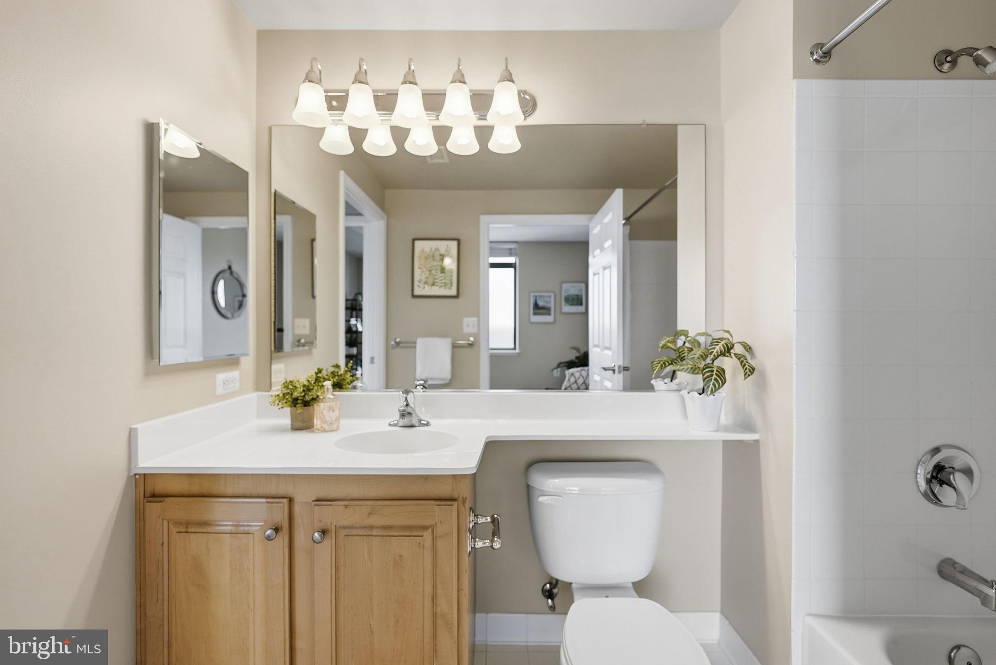 GALLERY AT WHITE FLINT - Residential