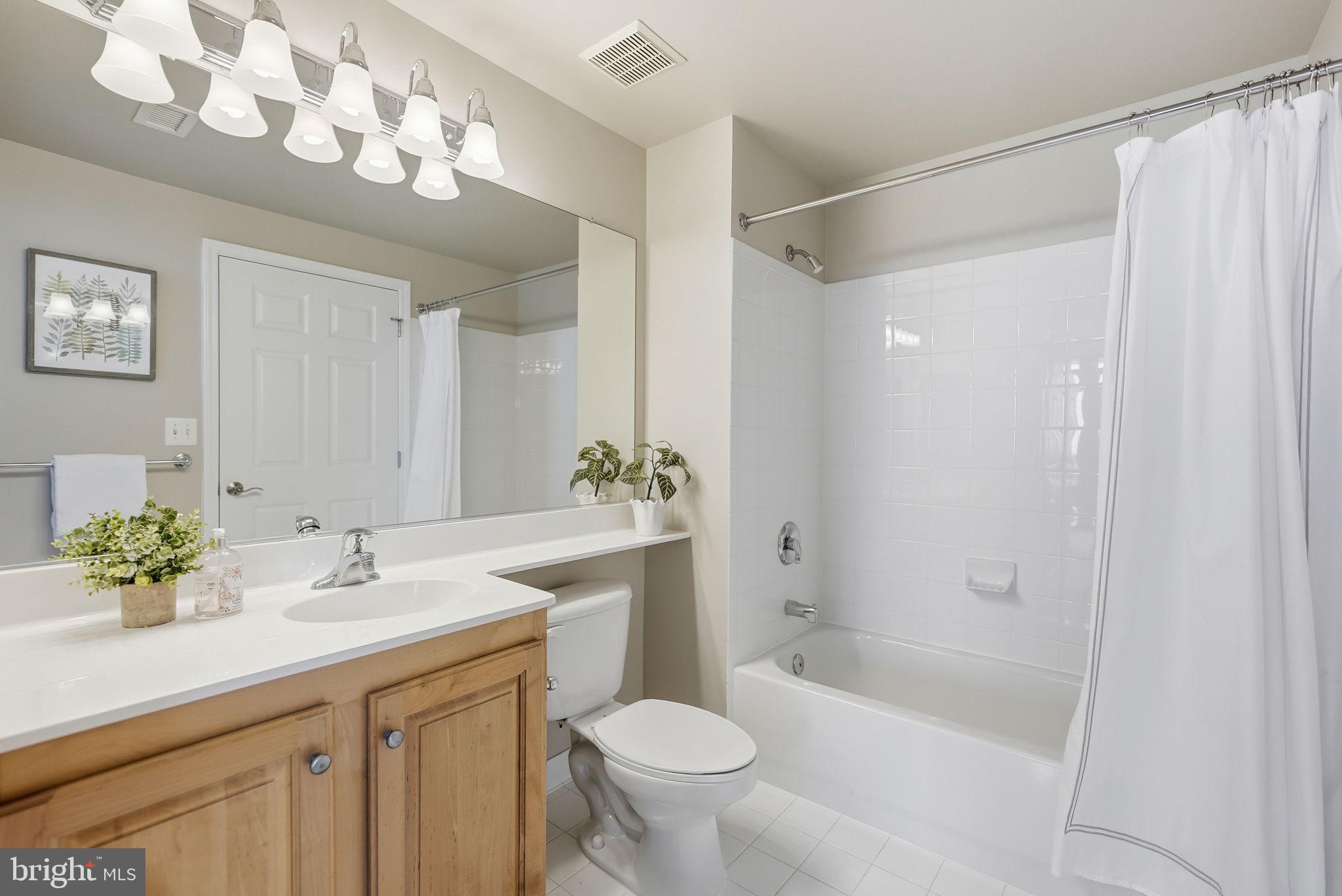 GALLERY AT WHITE FLINT - Residential