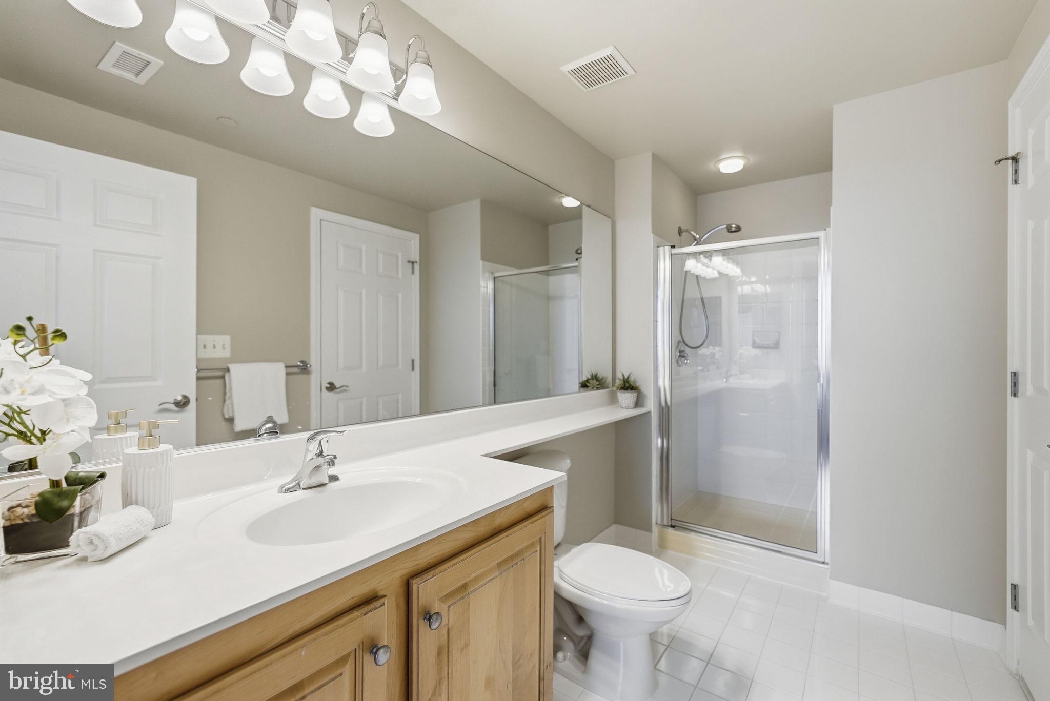 GALLERY AT WHITE FLINT - Residential