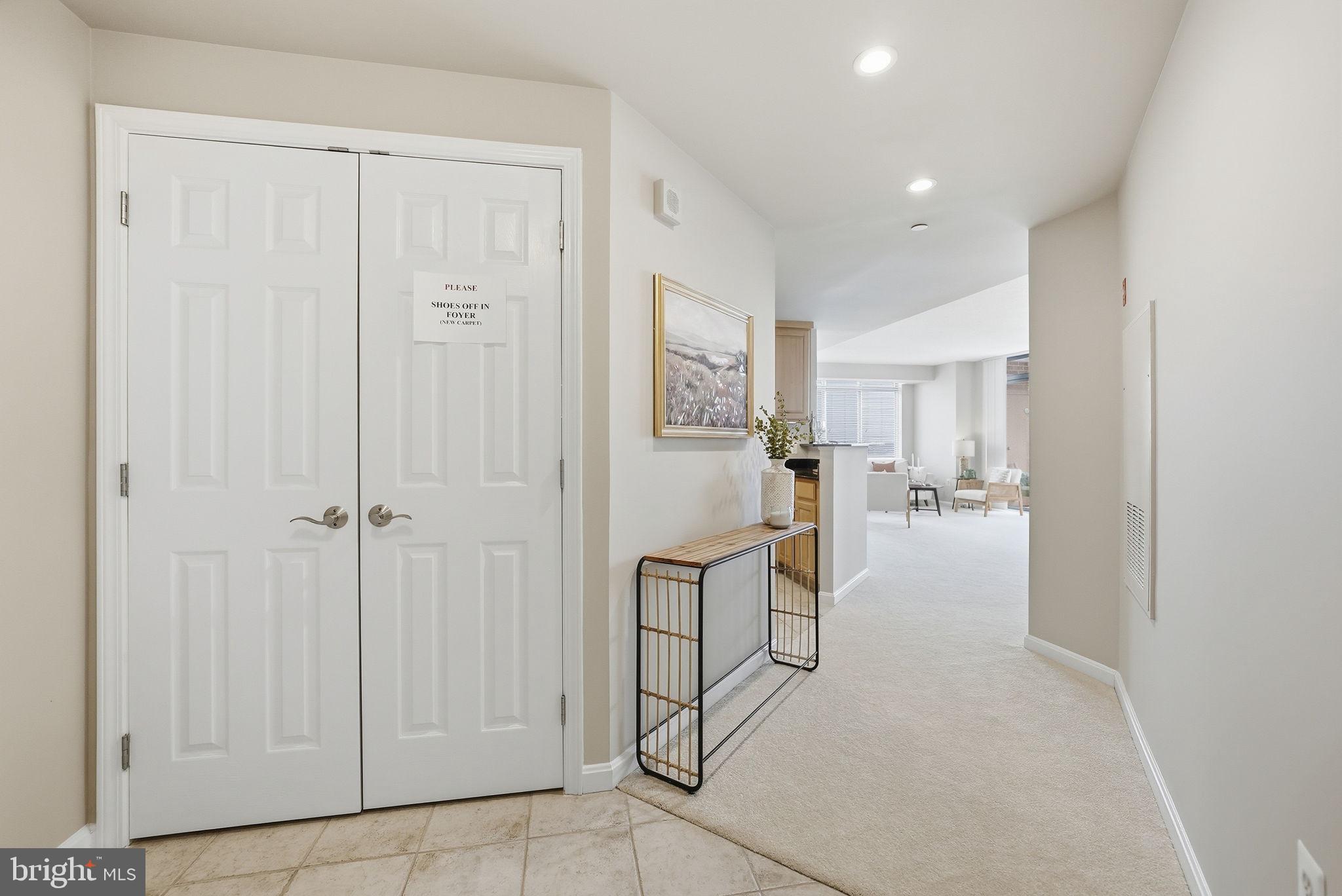 GALLERY AT WHITE FLINT - Residential