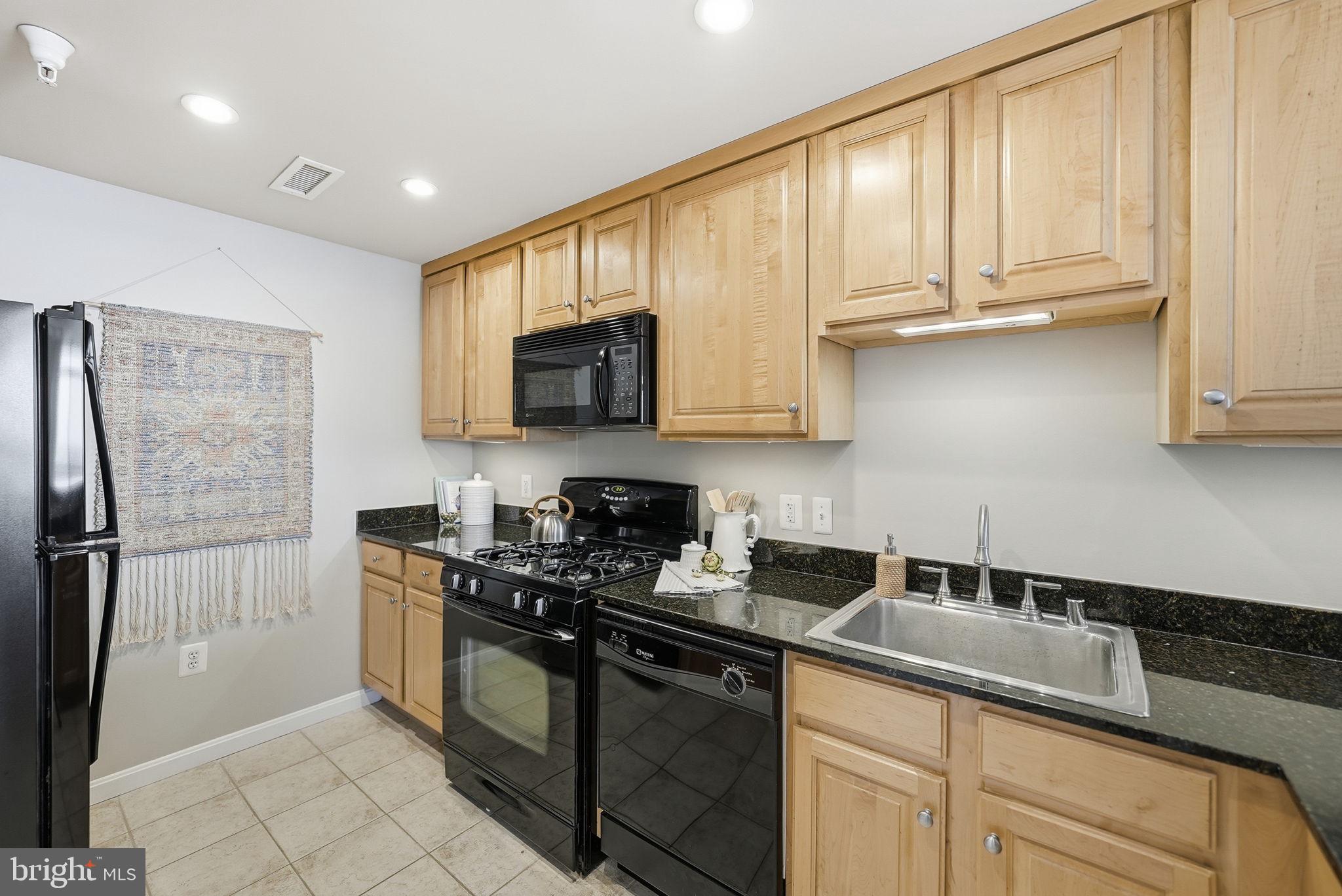 GALLERY AT WHITE FLINT - Residential