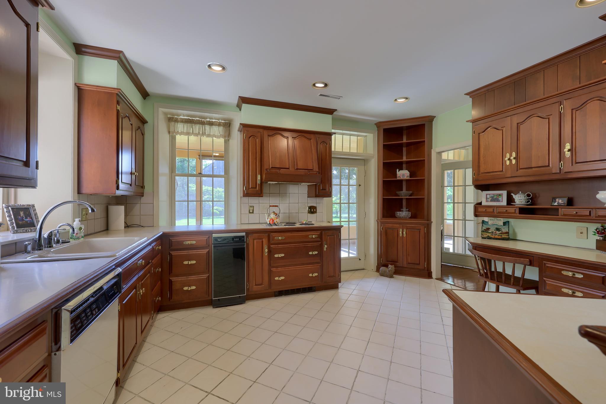 STONEHENGE - Residential