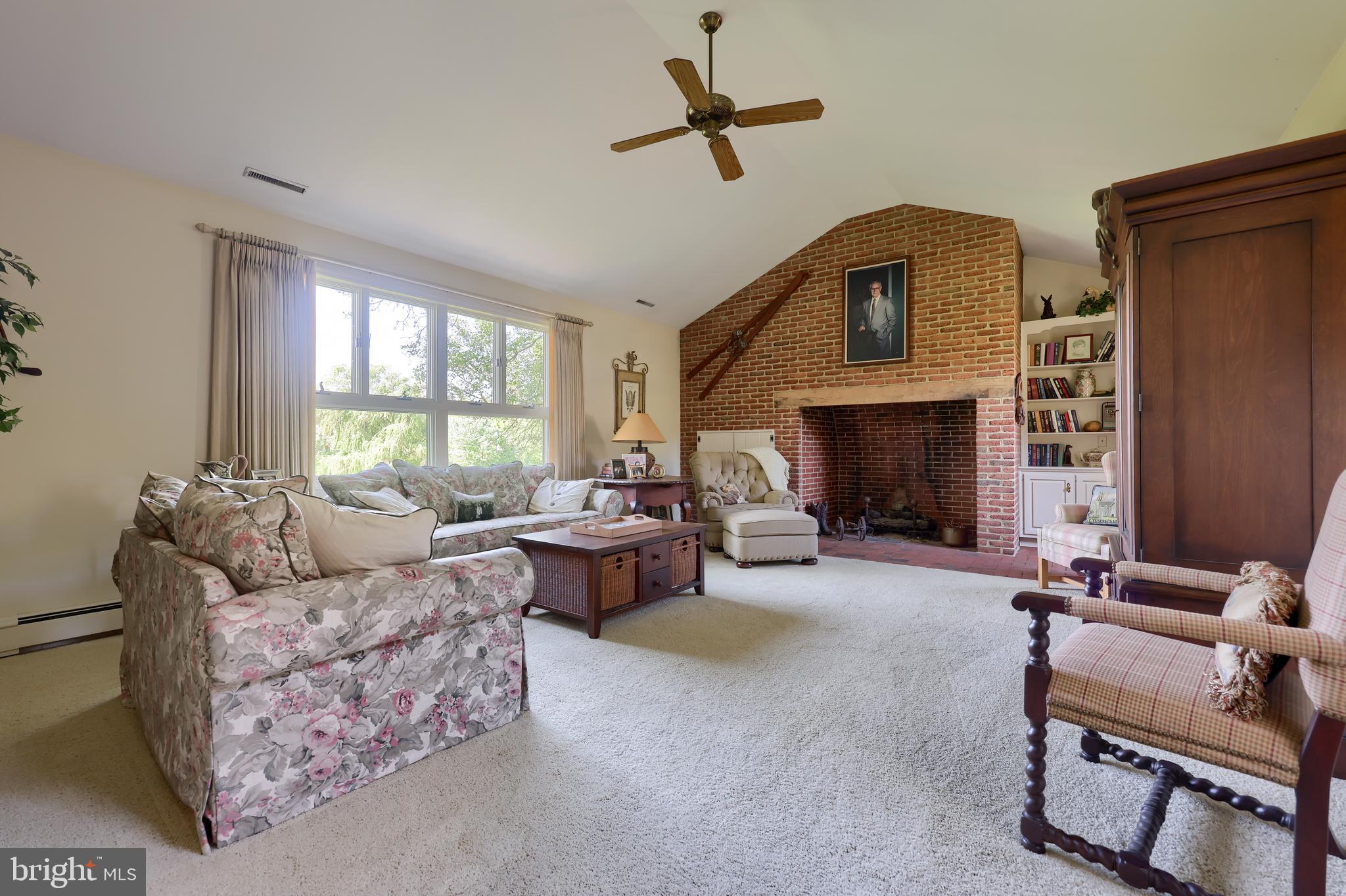 STONEHENGE - Residential