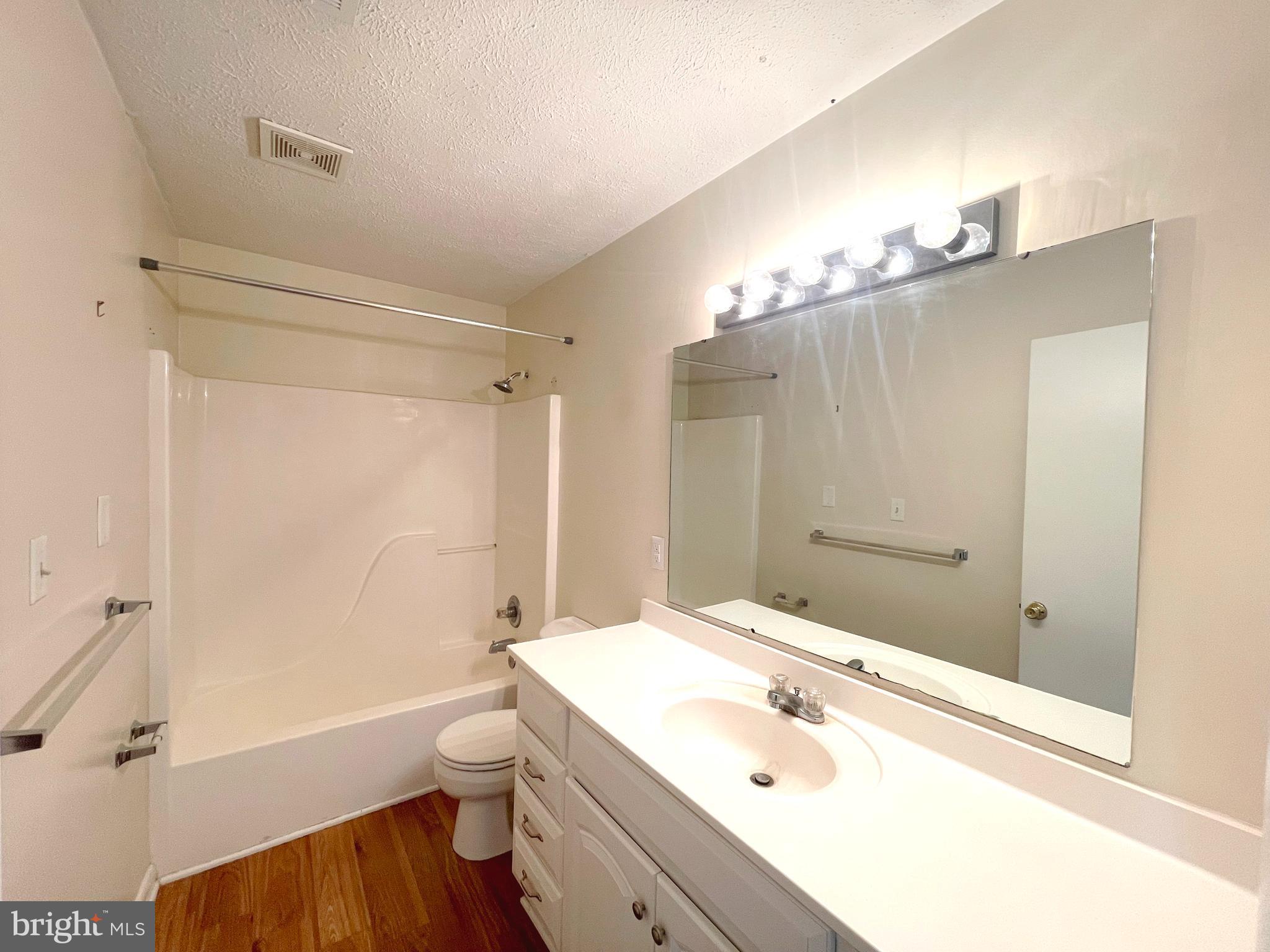 SERENITY FARM - Residential Lease