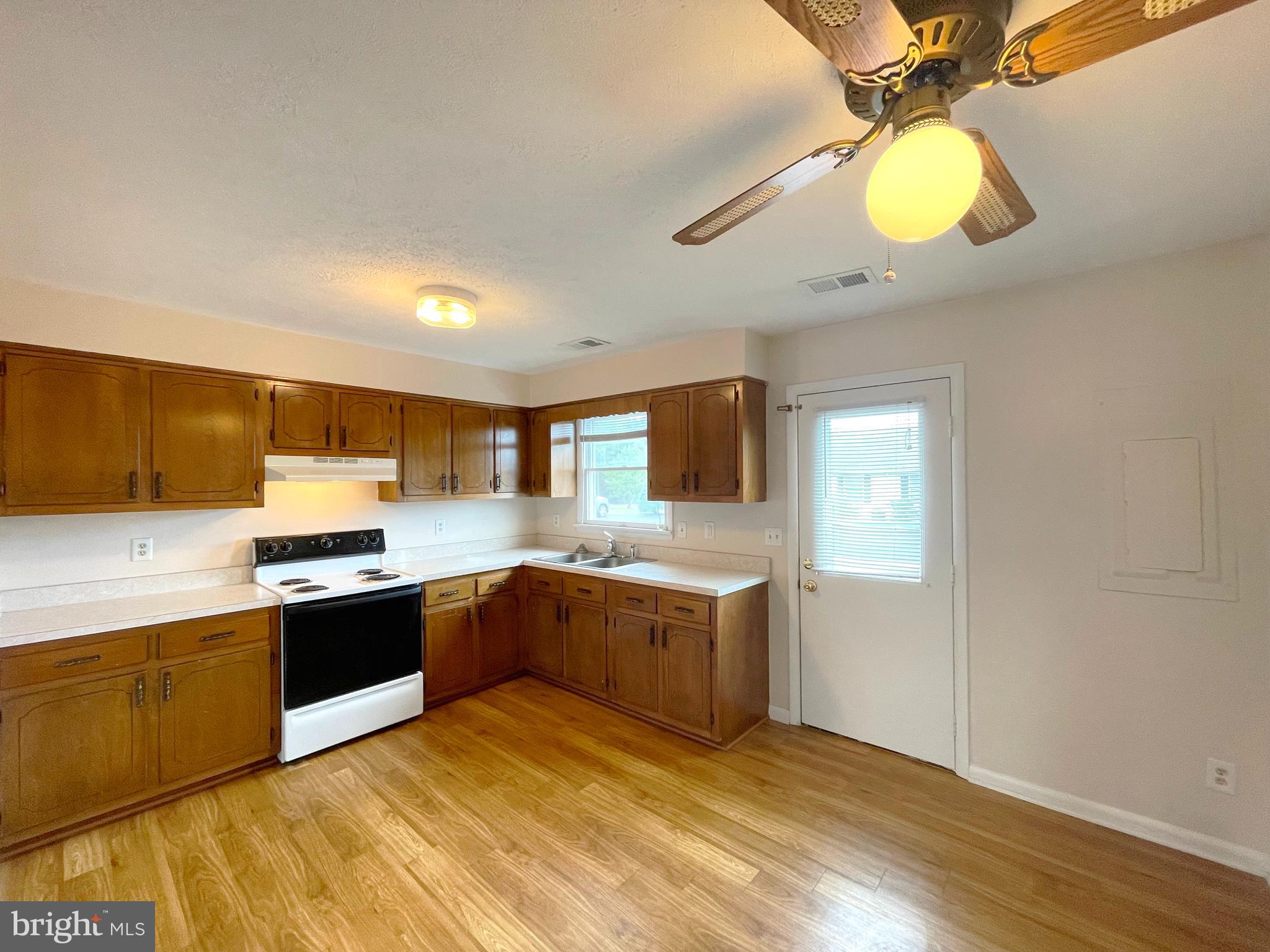 SERENITY FARM - Residential Lease