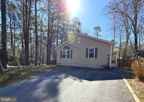 1 SURFERS WAY OCEAN PINES MD 21811