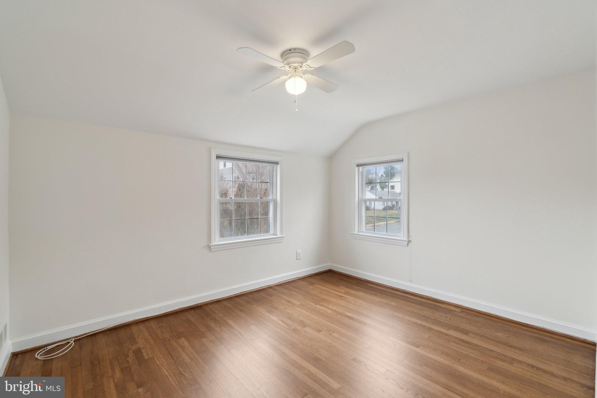 COUNTRY CLUB MANOR - Residential