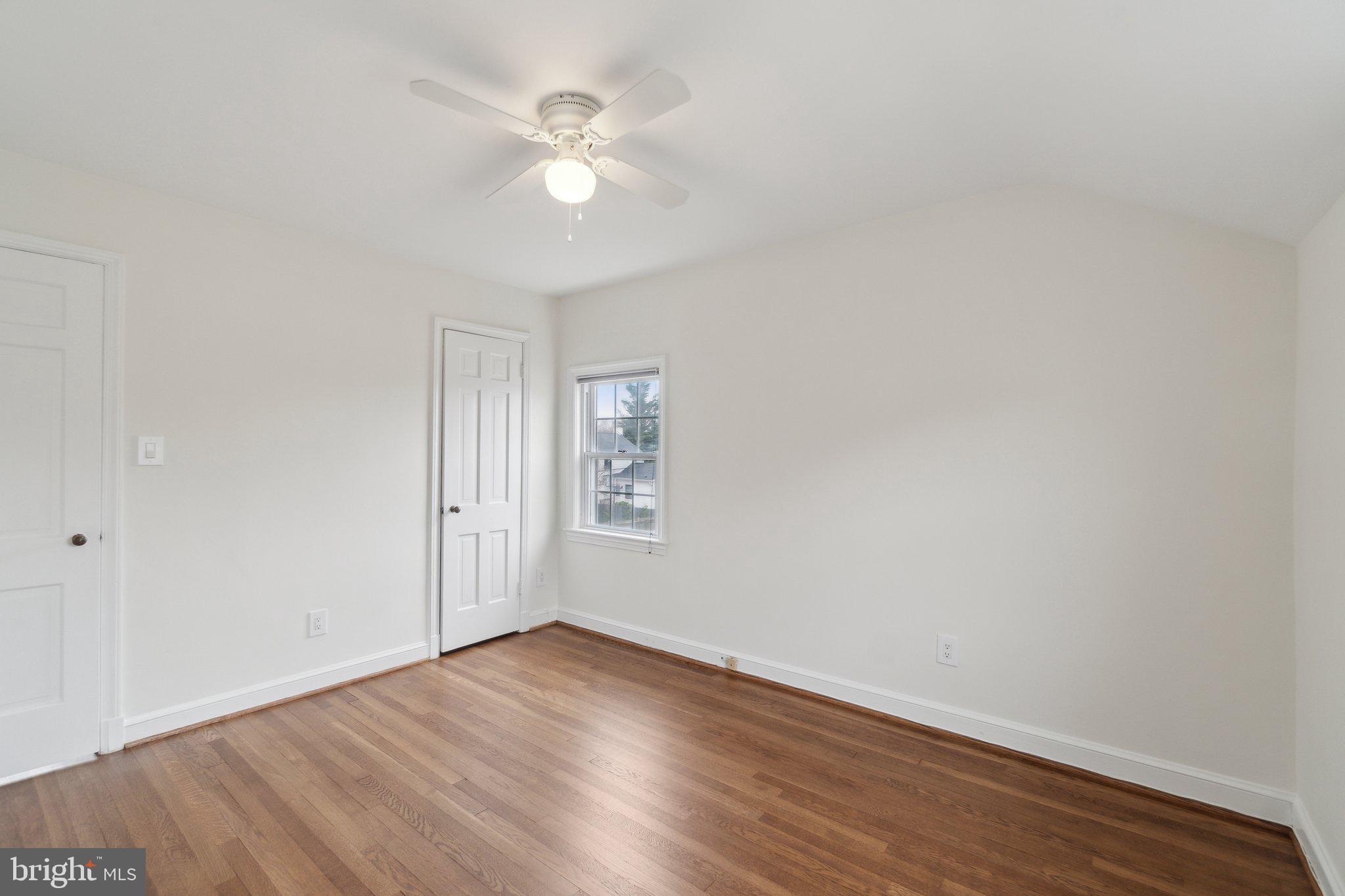 COUNTRY CLUB MANOR - Residential