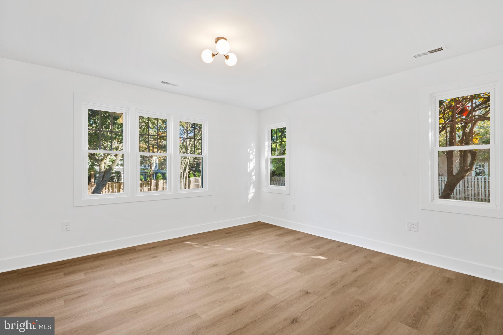 GLEN WOOD - Residential