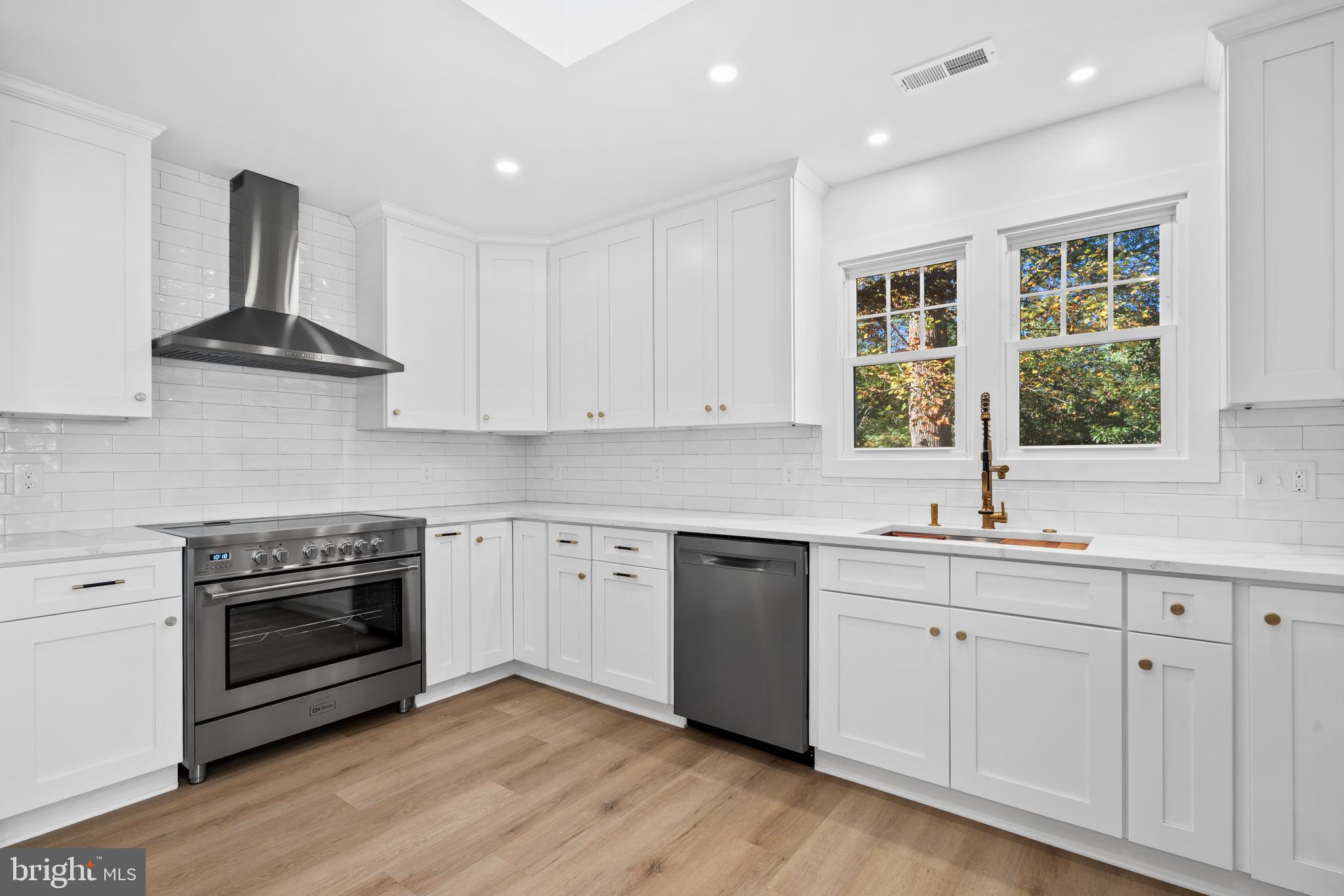 GLEN WOOD - Residential