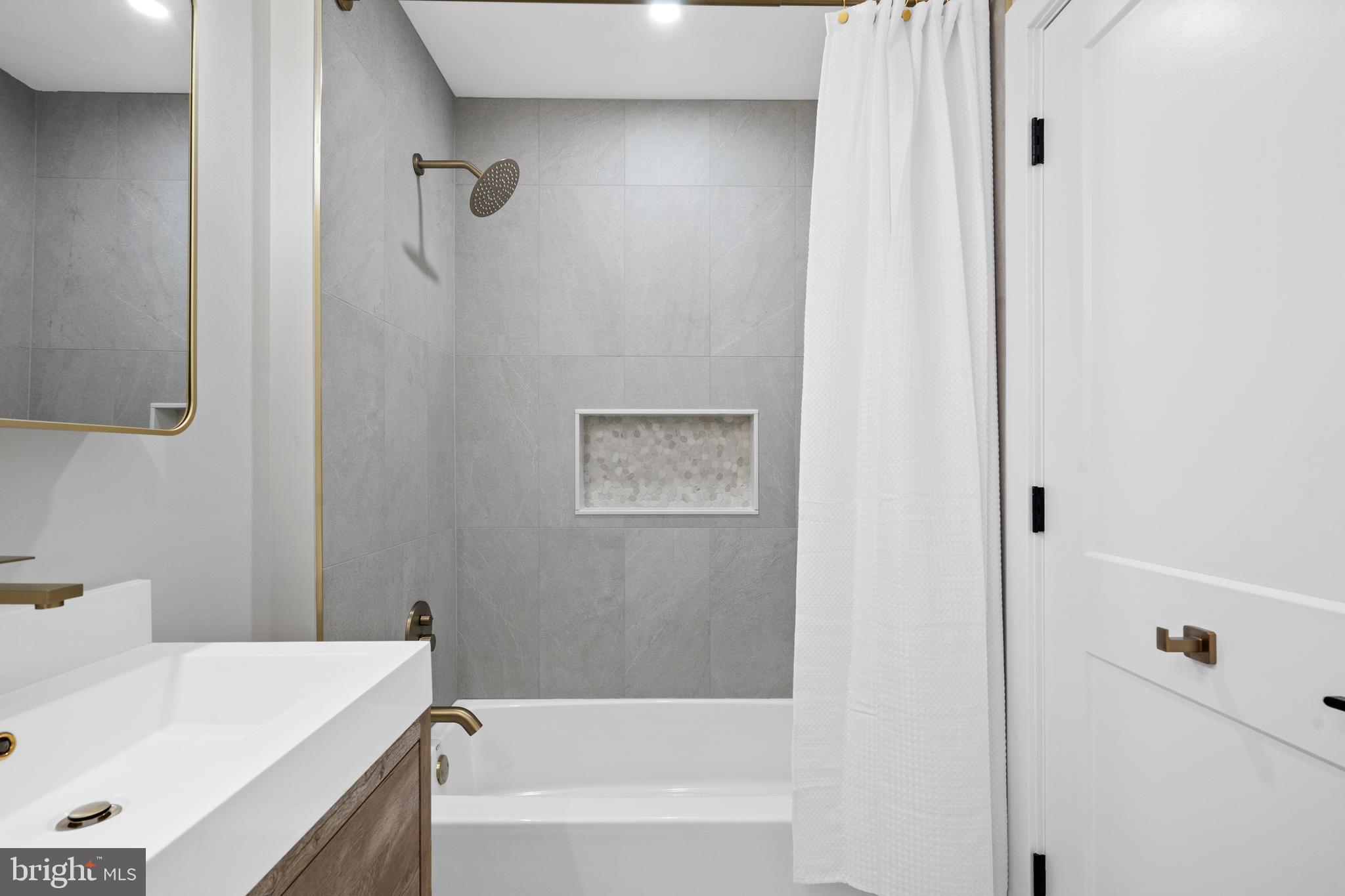 GLEN WOOD - Residential