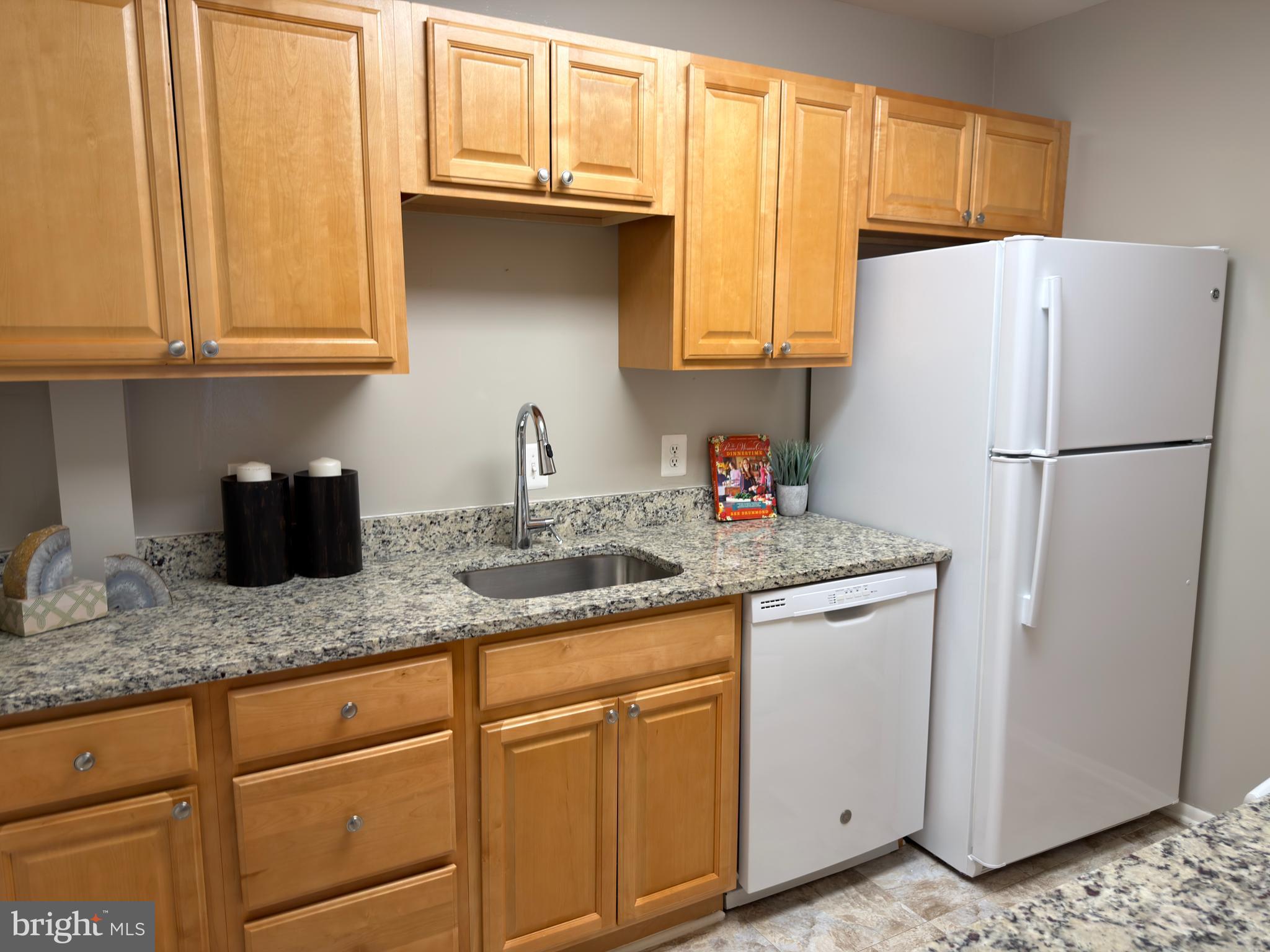 LEISURE WORLD - Residential