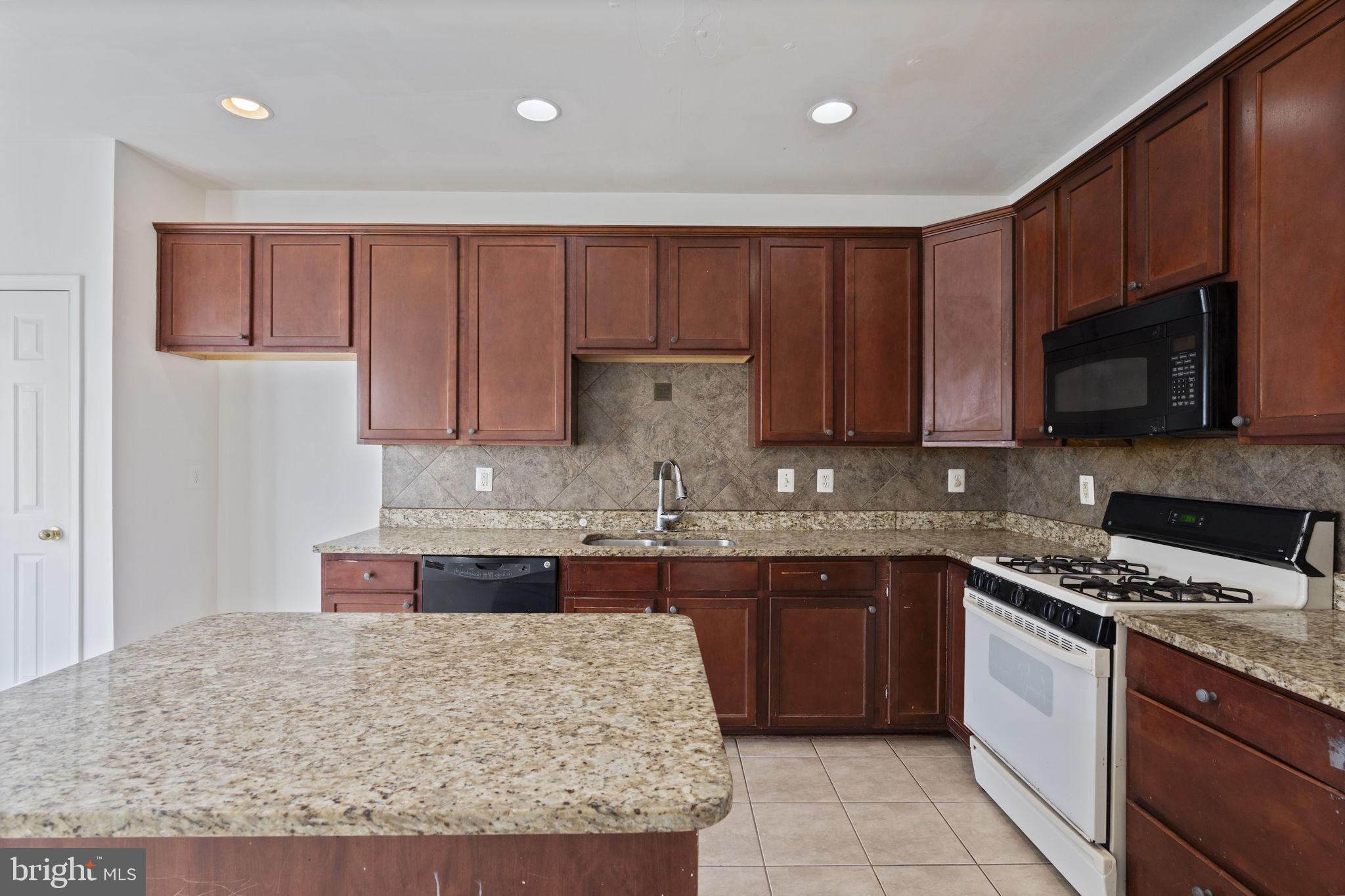 MIRAMAR LANDING - Residential