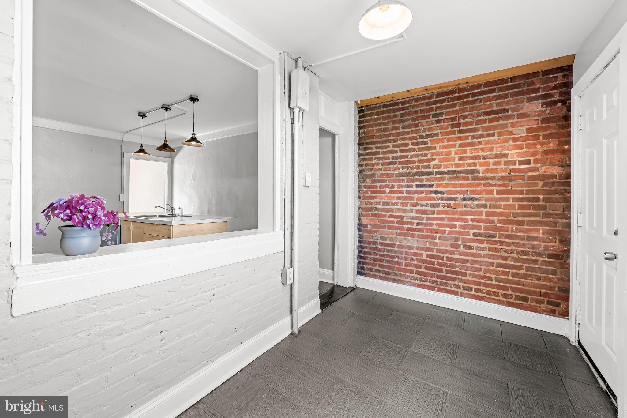 HIGHLANDTOWN - Residential Lease