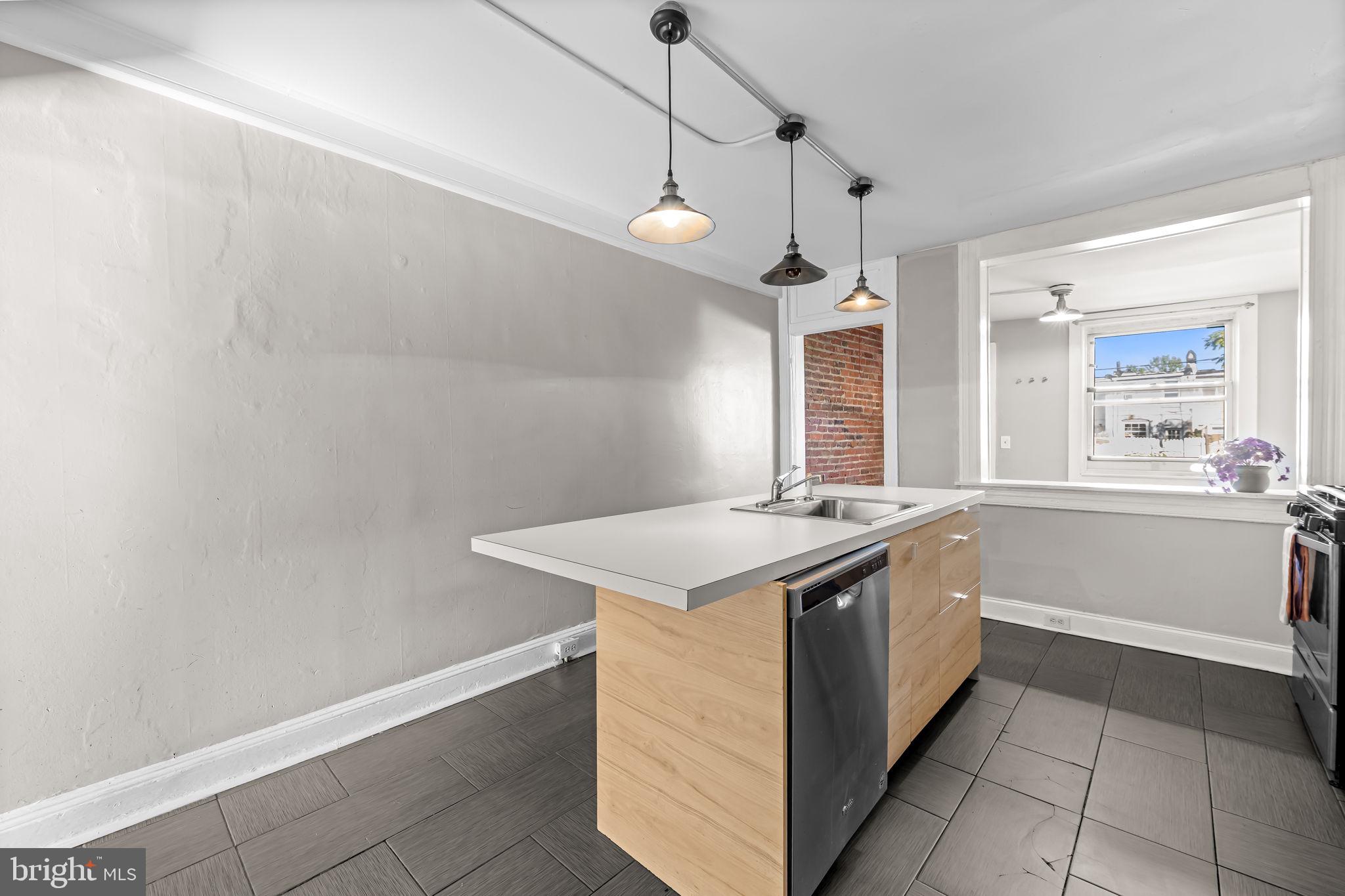 HIGHLANDTOWN - Residential Lease