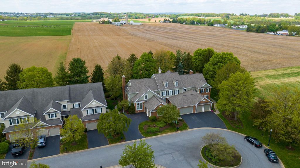 Photo of 58 FARMVIEW LN, LITITZ, PA 17543 (MLS # PALA2031900)