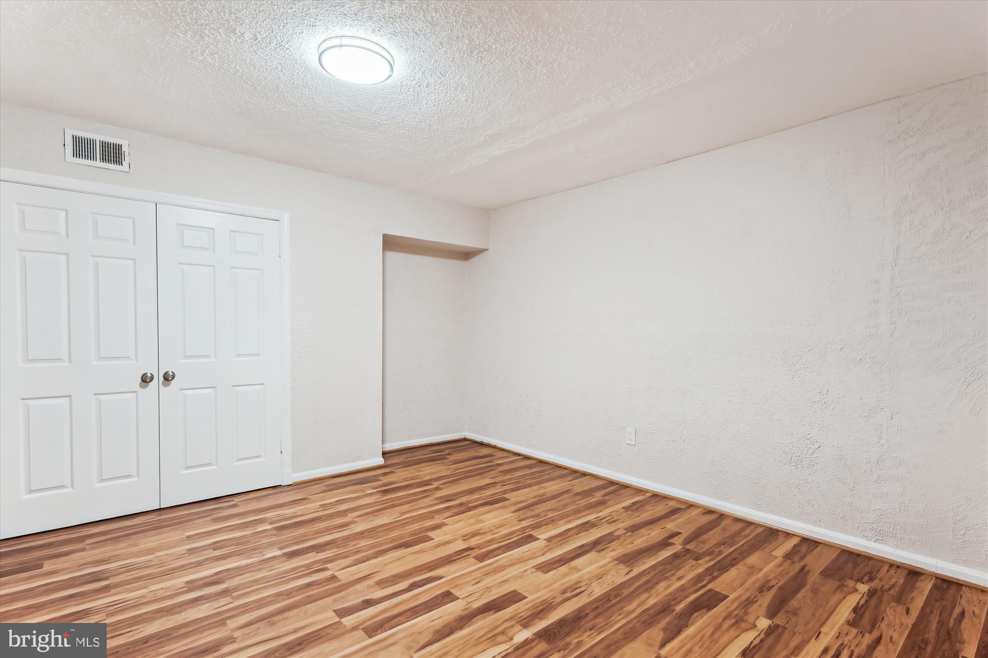 POTOMAC VILLAGE - Residential