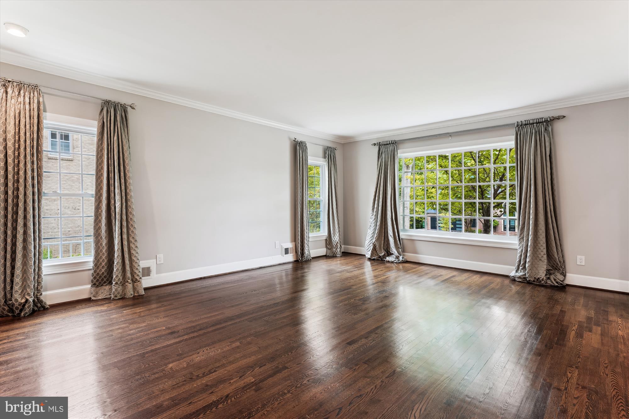 POTOMAC VILLAGE - Residential