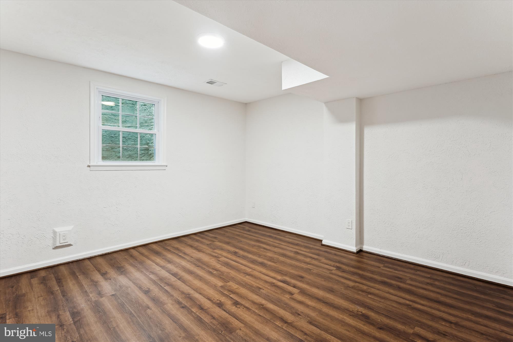 POTOMAC VILLAGE - Residential