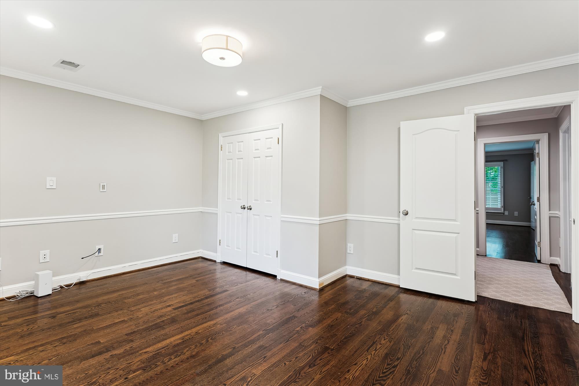 POTOMAC VILLAGE - Residential