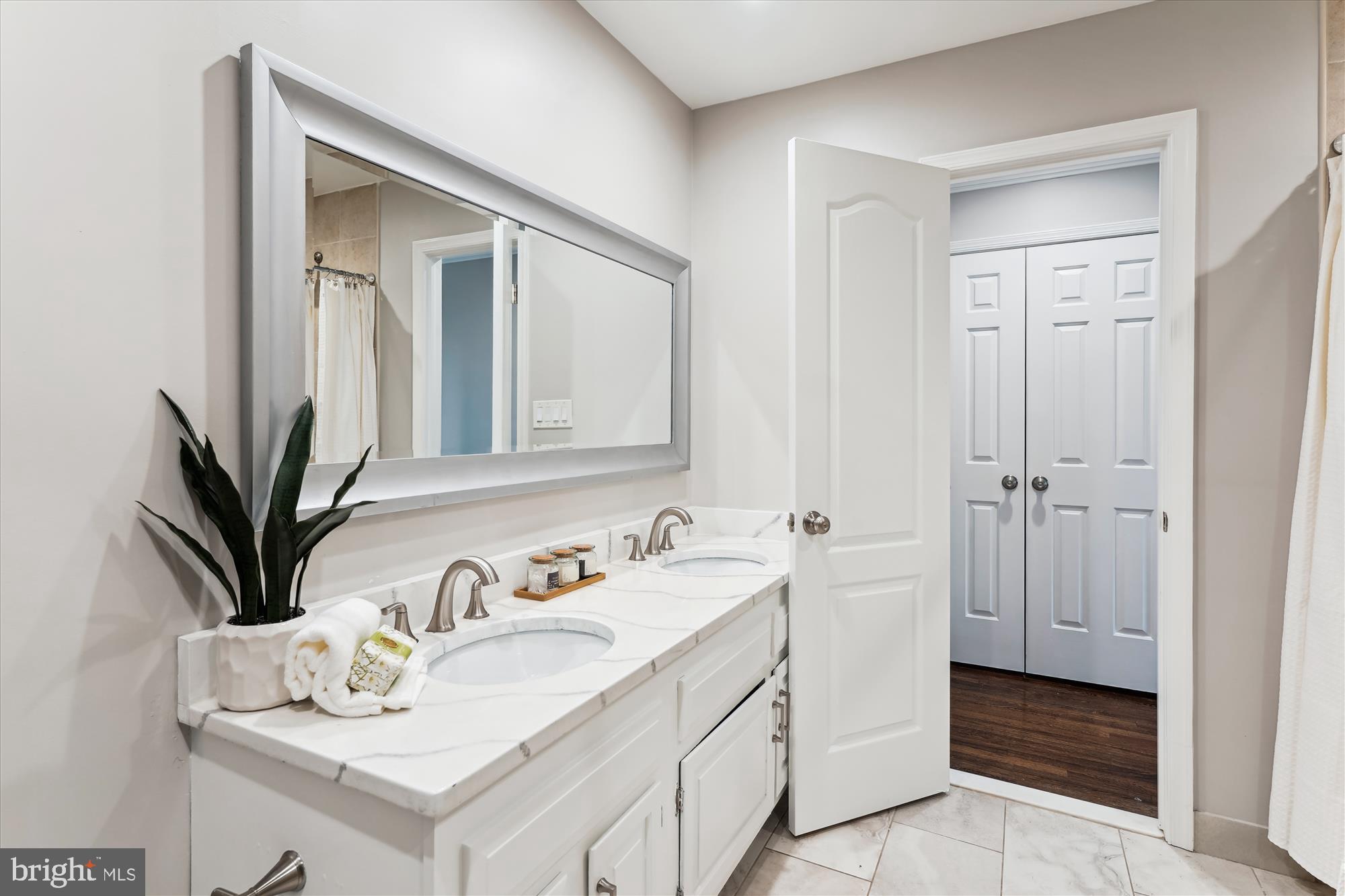 POTOMAC VILLAGE - Residential