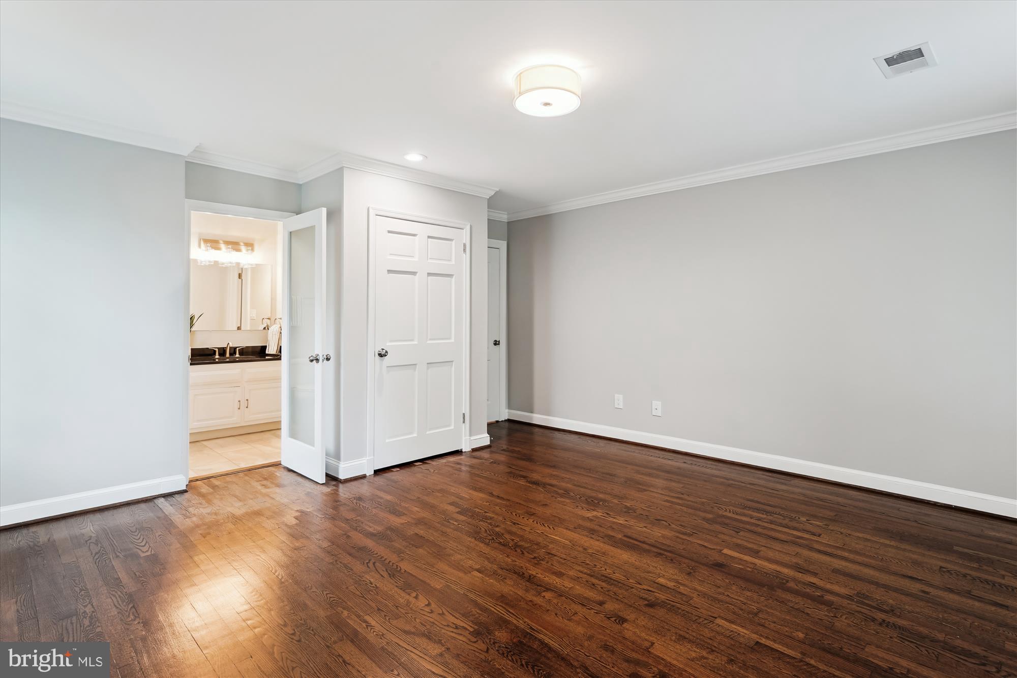 POTOMAC VILLAGE - Residential