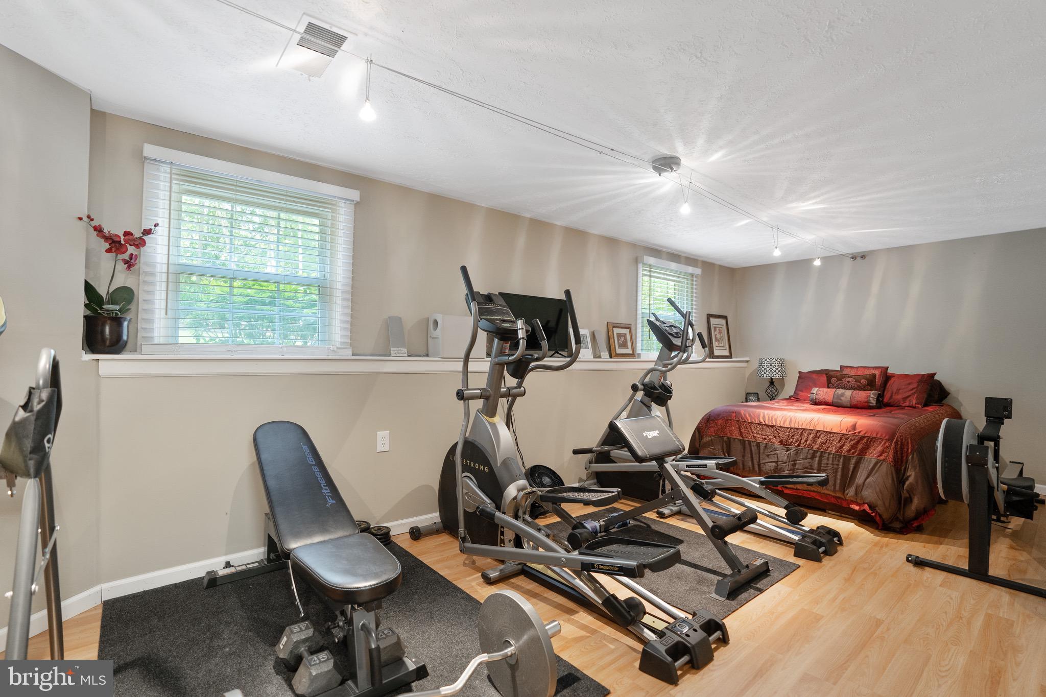 MOCKINGBIRD RIDGE - Residential