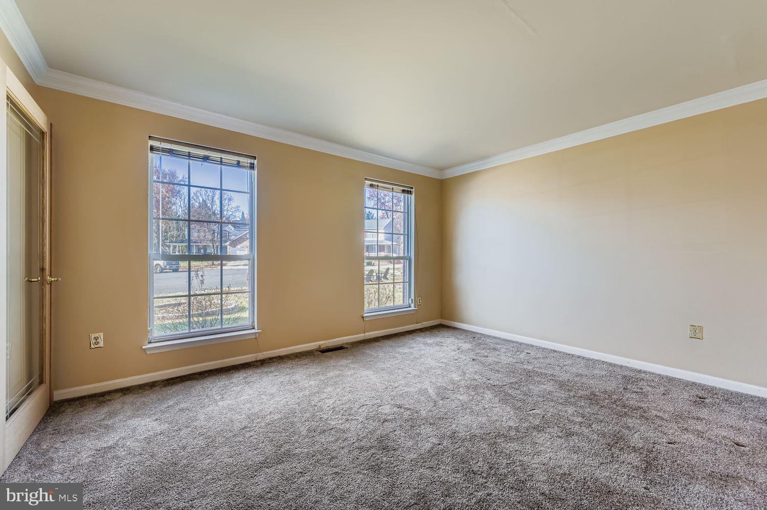 SEVEN OAKS - Residential