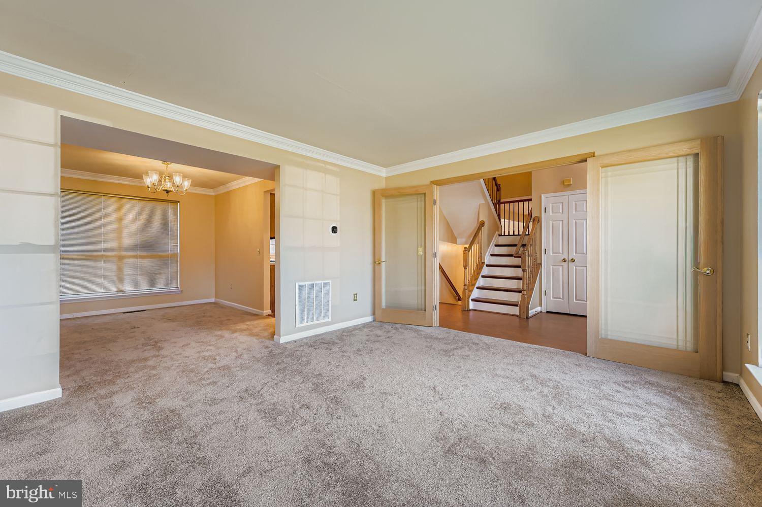 SEVEN OAKS - Residential