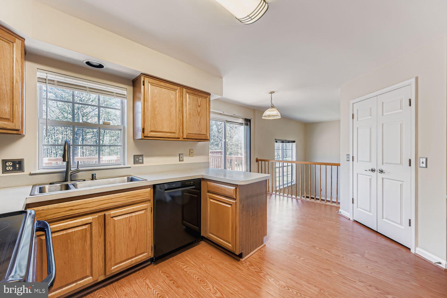 SEVEN OAKS - Residential