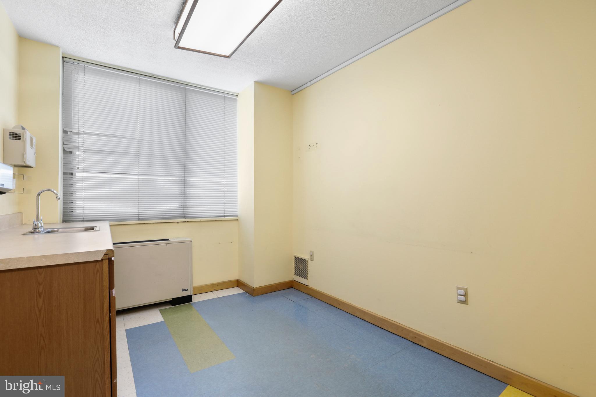 CHARLES VILLAGE - Commercial Sale