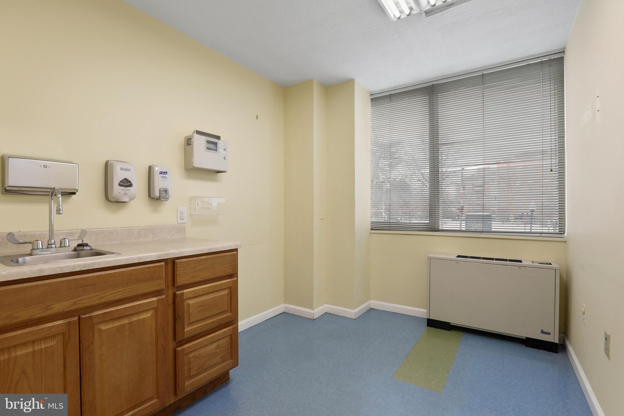 CHARLES VILLAGE - Commercial Sale