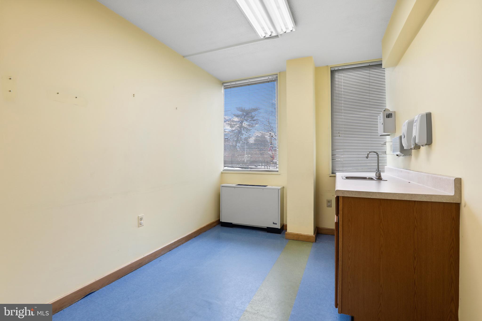 CHARLES VILLAGE - Commercial Sale