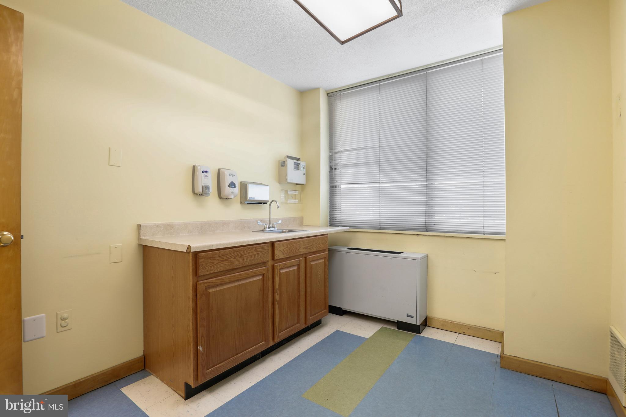 CHARLES VILLAGE - Commercial Sale