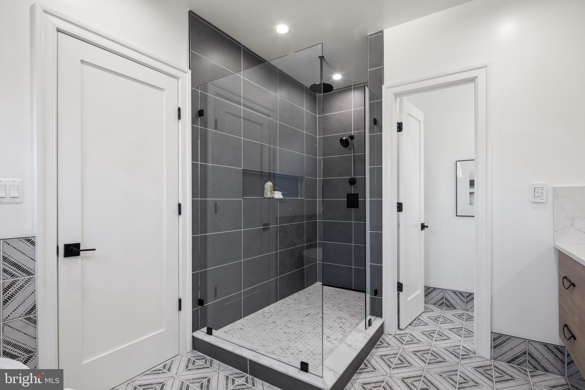 NORTH CLEVELAND PARK - Residential