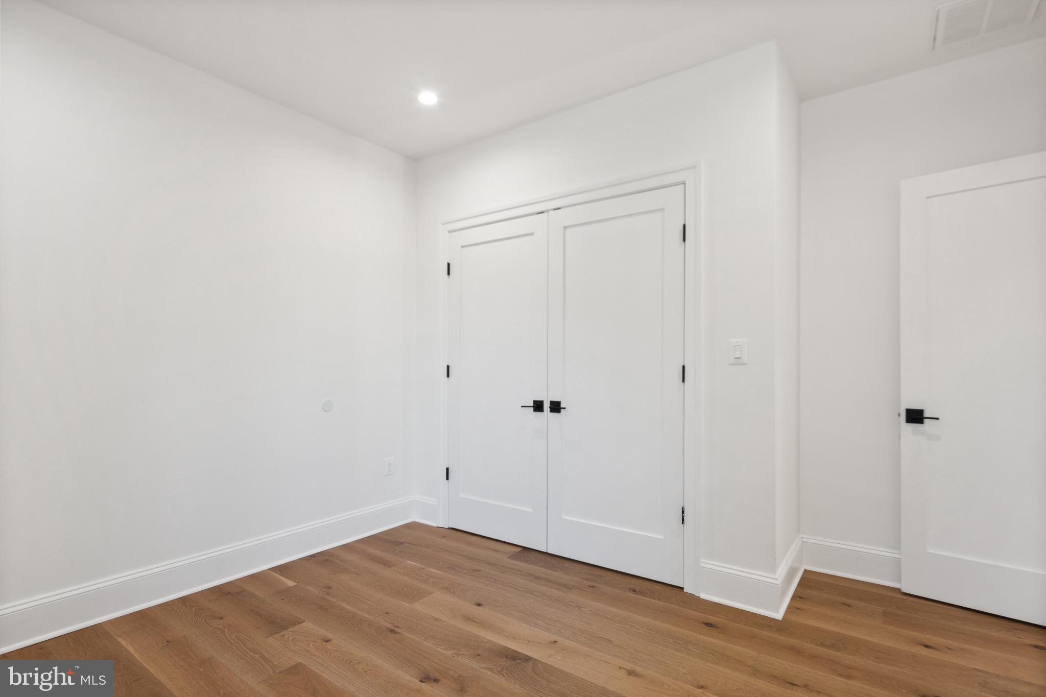NORTH CLEVELAND PARK - Residential