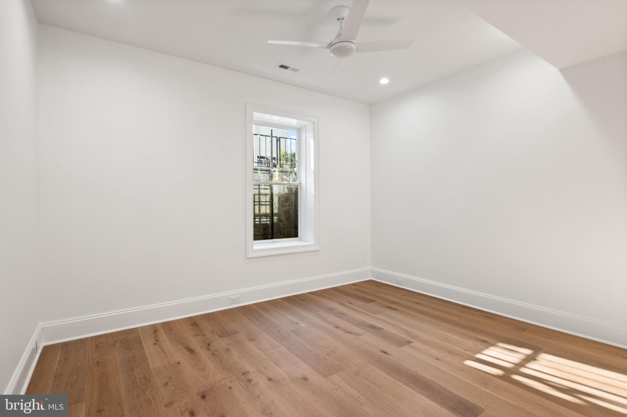 NORTH CLEVELAND PARK - Residential