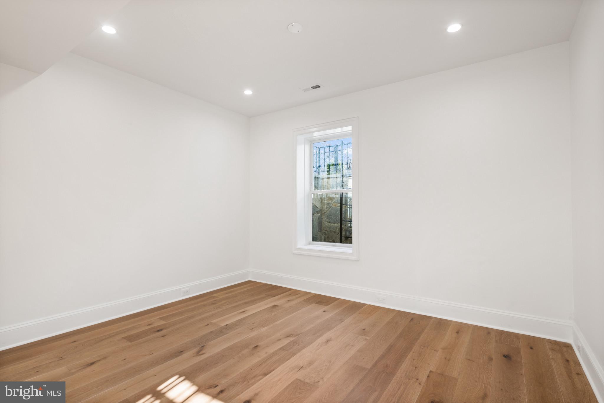 NORTH CLEVELAND PARK - Residential