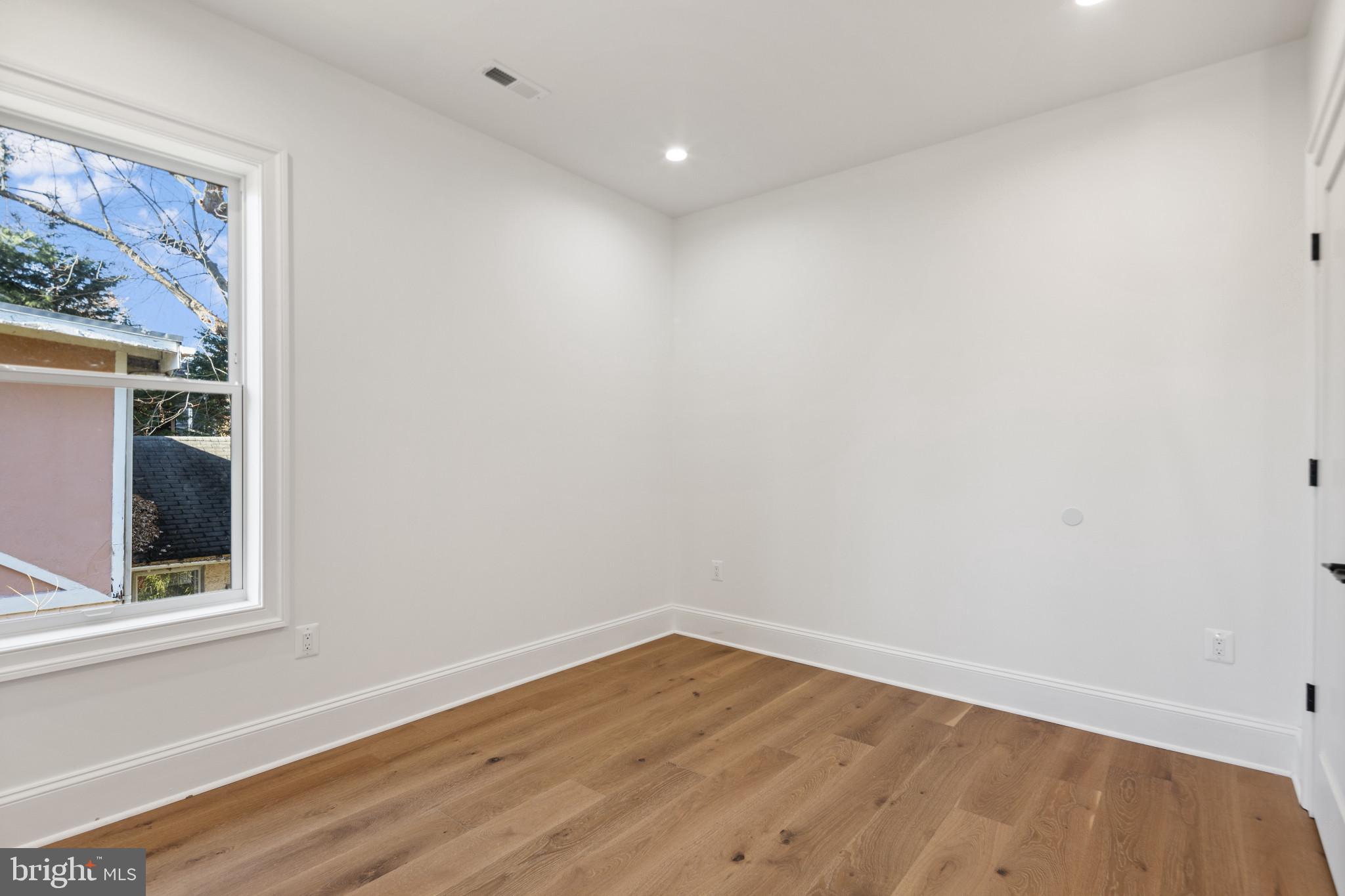 NORTH CLEVELAND PARK - Residential