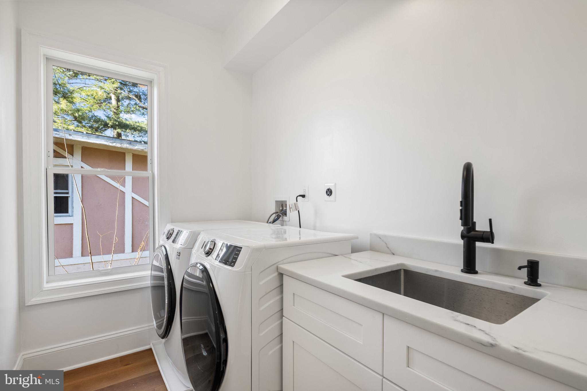 NORTH CLEVELAND PARK - Residential