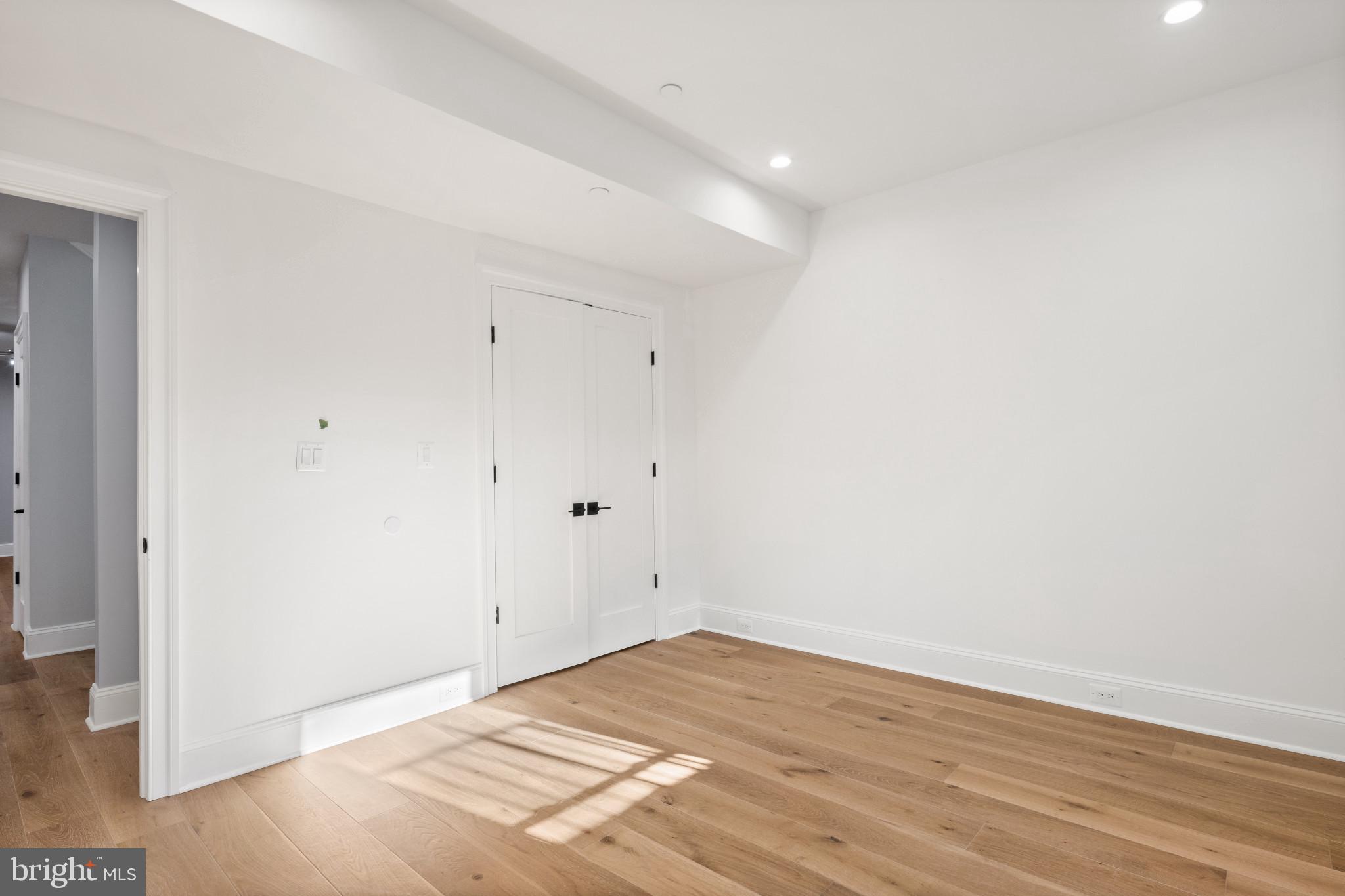 NORTH CLEVELAND PARK - Residential