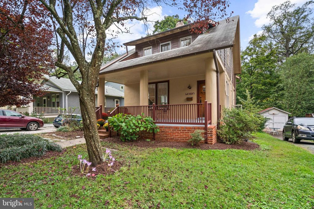 Photo of 7216 Spruce Avenue, TAKOMA PARK, MD 20912 (MLS # MDMC2202560)