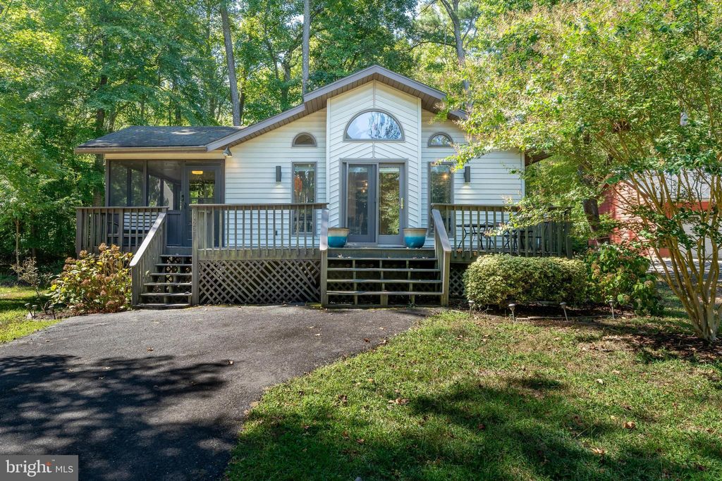 Photo of 122 Nottingham Lane, OCEAN PINES, MD 21811 (MLS # MDWO2033882)