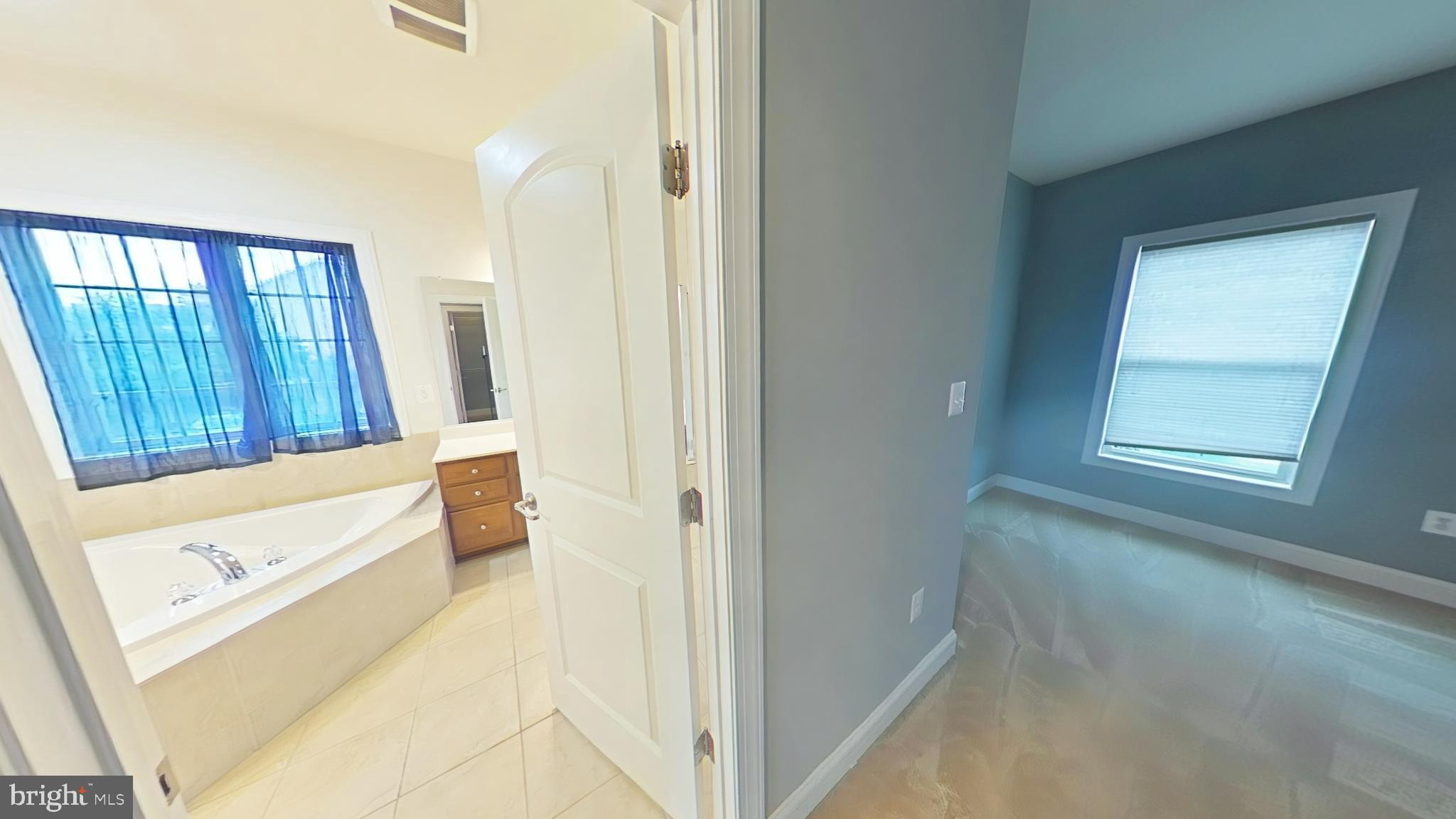 PORT POTOMAC - Residential