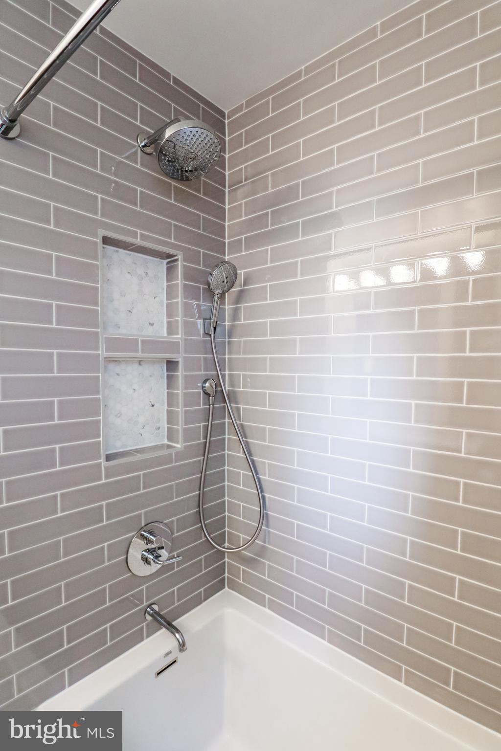 FAIRLINGTON ARBORS - Residential Lease