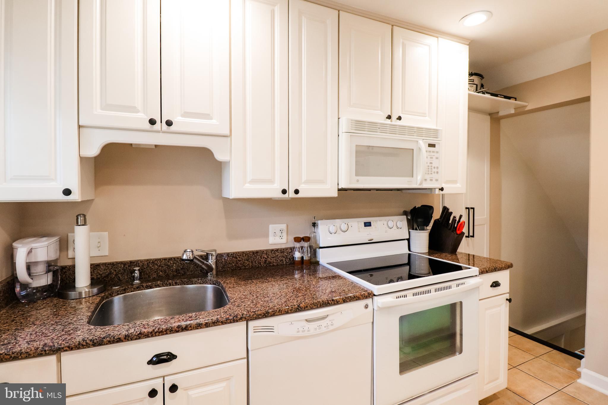 FAIRLINGTON ARBORS - Residential Lease