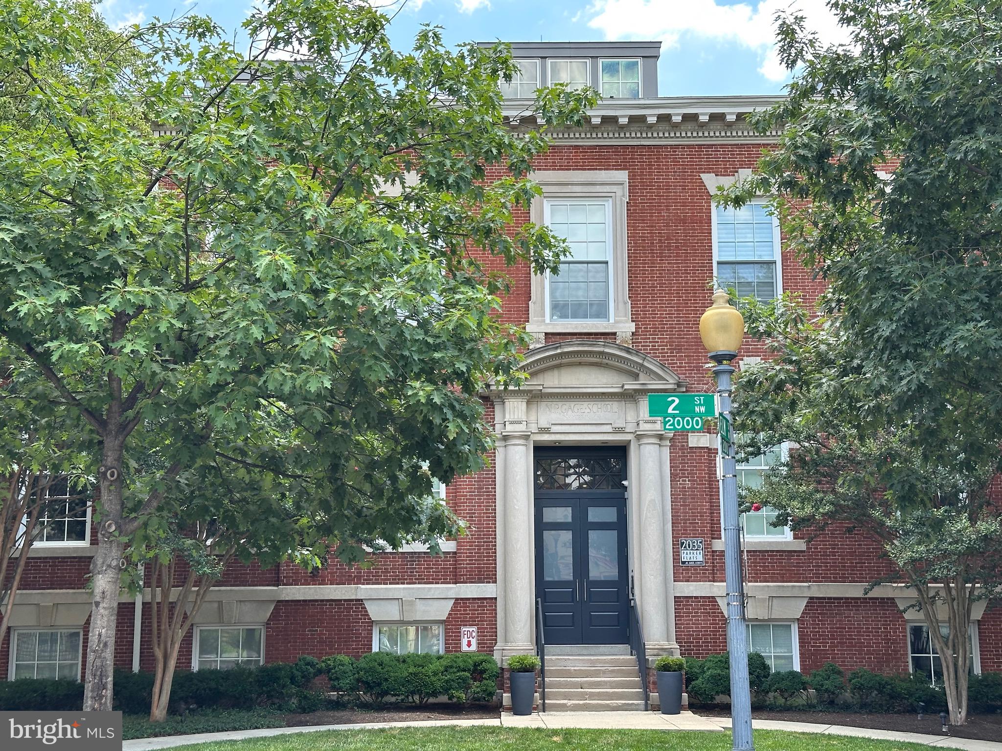 2035 2ND STREET NW G305