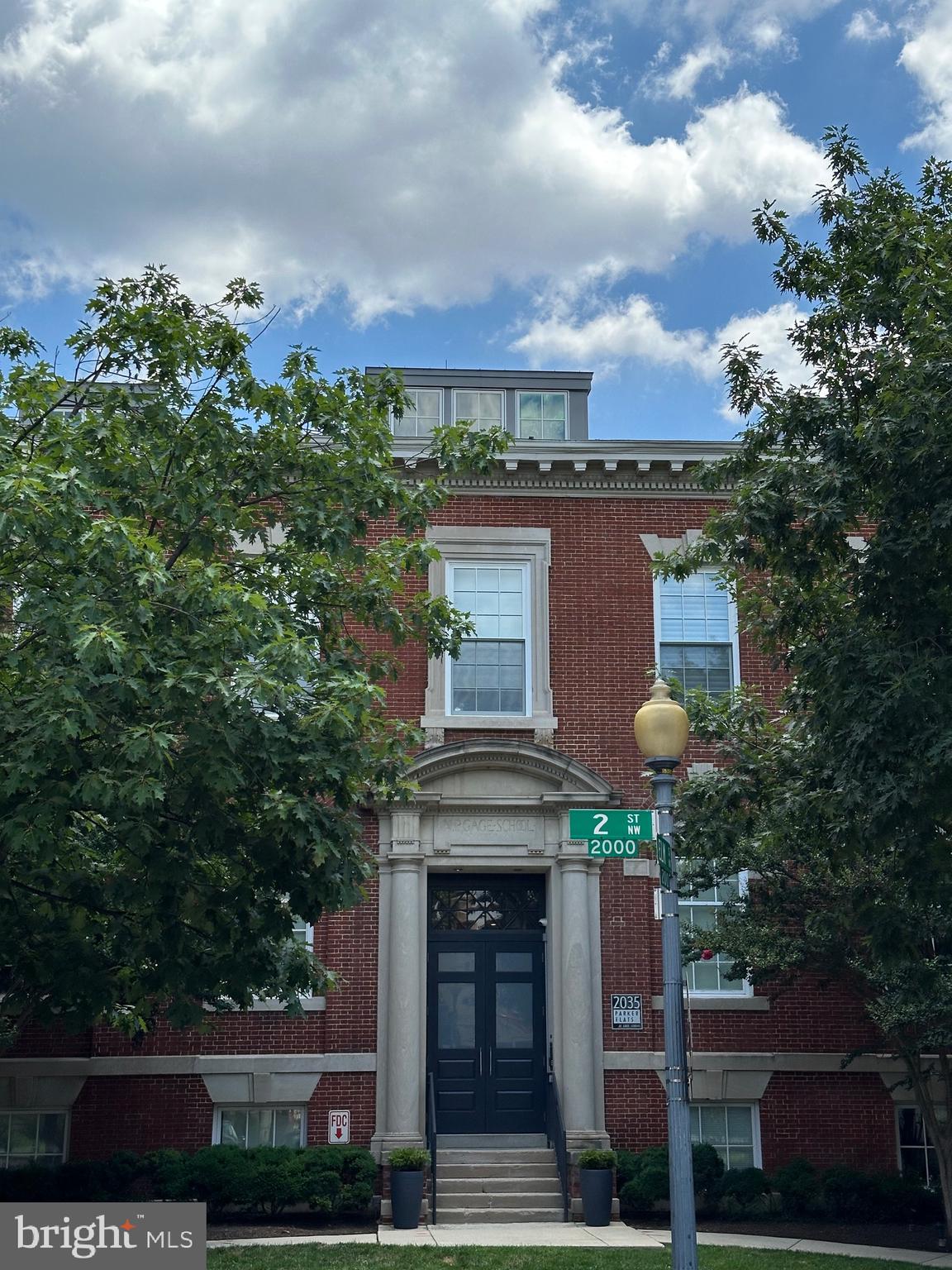 2035 2ND STREET NW G305